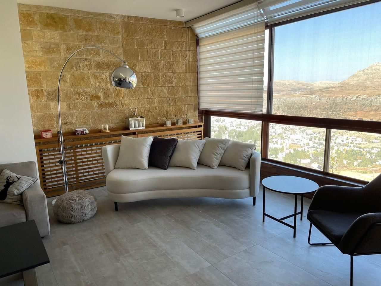 Ref (AM66.C.34)A decorated 180 m2 duplex chalet having an open mountain view for sale in Fakra

This property consists of the below:

2 bedrooms (1 master)
3 bathrooms
1 dining room
1 living room
2 parking spots
Equipped with a heating system

Double Wall, Gypsum work, Double Glazing

Brokerage fees: 2.5 % in case of selling / 1 month rental value in case of rent. 

For more info, kindly contact us on 71 66 55 71 / 71 788 178 or message us on WhatsApp with your full name and the reference number of the property and we will contact you the soonest.

I SOLD is a member of the Real Estate Syndicate of Lebanon (REAL)

I SOLD (Lebanon), Zalka Highway, Zalka 690 Bld. 6th Floor



رسوم الوساطه في حاله البيع ٢٫٥ ٪ وقيمة شهر في حالة الإيجار 

للمزيد من المعلومات، يرجى الاتصال بنا على  (71788178)(96171665571+) أو مراسلتنا على الواتساب مع الإسم الكامل والرقم المرجعي للعقار وسنتواصل معك في أقرب وقت

شركة  ( أي سولد )  عضو في نقابه الوسطاء والاستشاريين العقاريين في لبنان	 